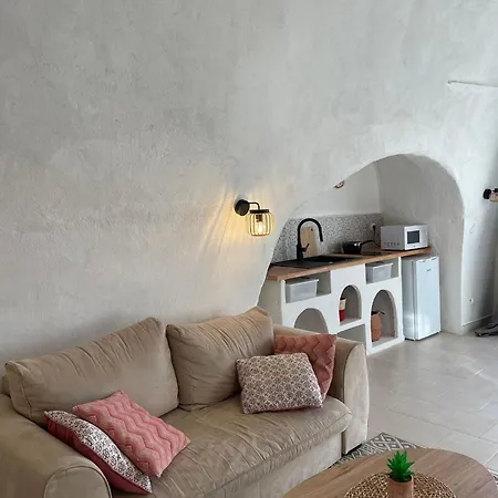 Logement Troglodyte Tout Confort 42 Min Tgv Paris Naveil Exterior photo